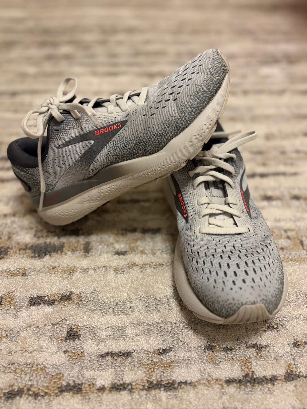 Brooks | Womens Gray Ghost 16 Running Shoes size 7.5